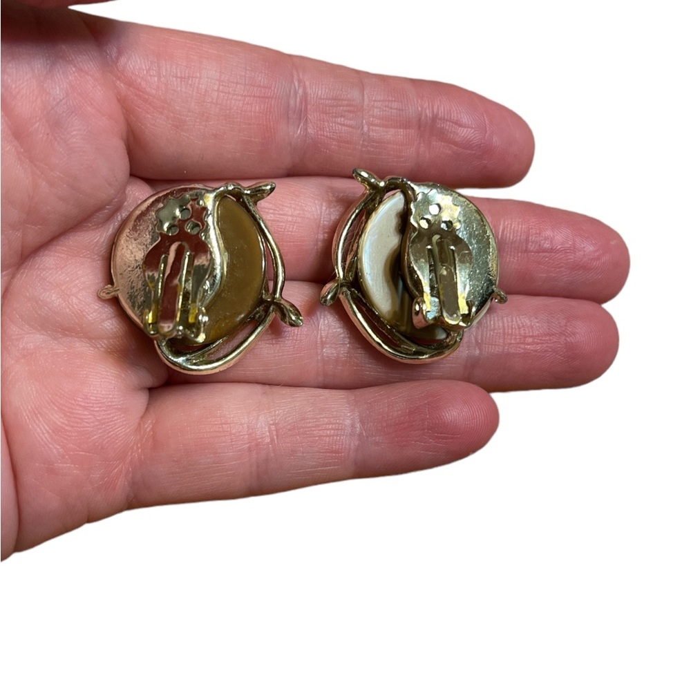 Vintage Coro Gold Tone Brown Thermoset Necklace, Earrings, and Bracelet Set - Picture 6 of 8